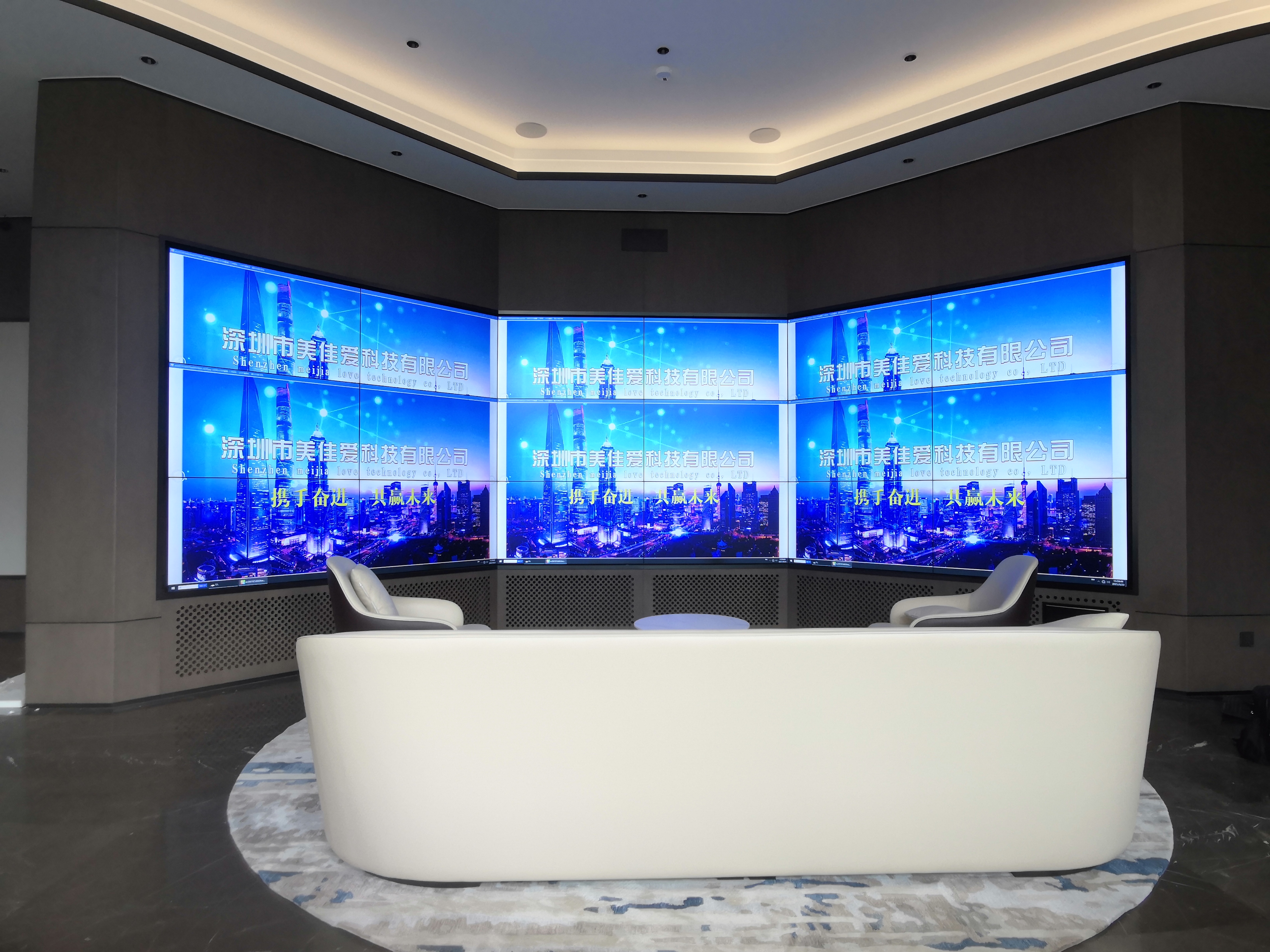 “無(wú)線投屏 vs HDMI接線：10人會(huì)議切換演示，哪種方式更讓老板崩潰？”